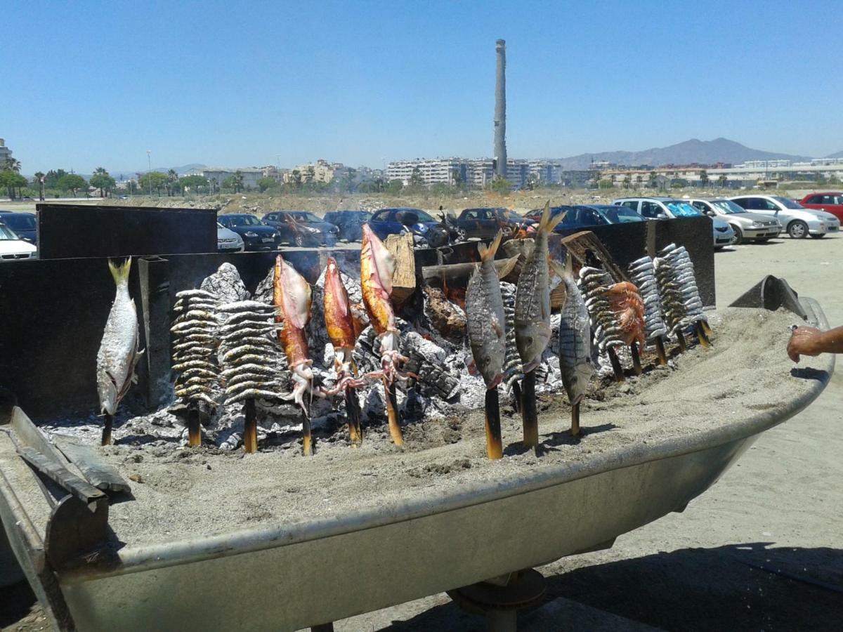 On The Beach! Frente Al Paseo Maritimo, Parking Y Piscina Malaga Luaran gambar