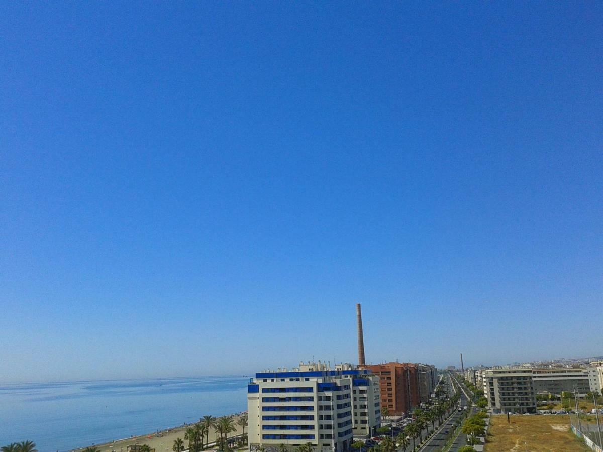 On The Beach! Frente Al Paseo Maritimo, Parking Y Piscina Malaga Luaran gambar