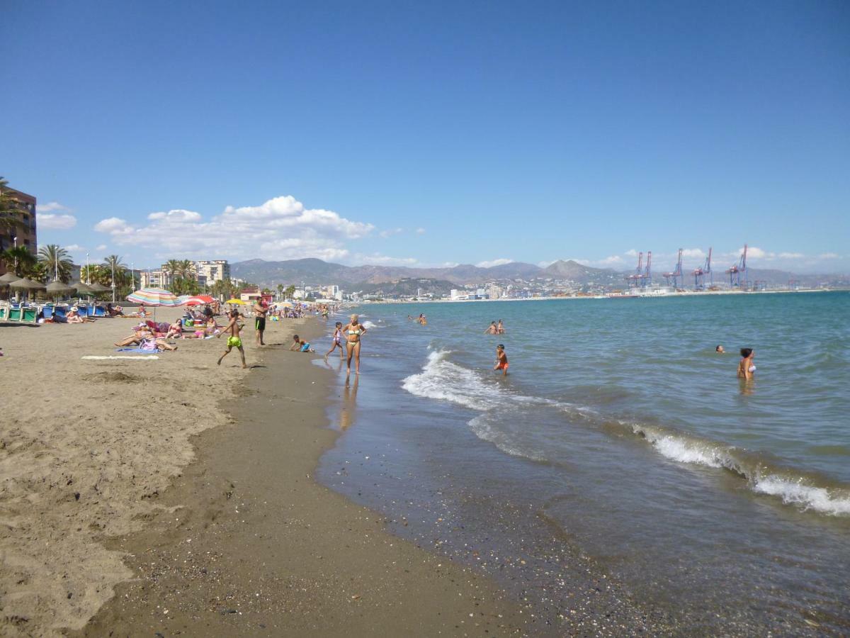 On The Beach! Frente Al Paseo Maritimo, Parking Y Piscina Malaga Luaran gambar