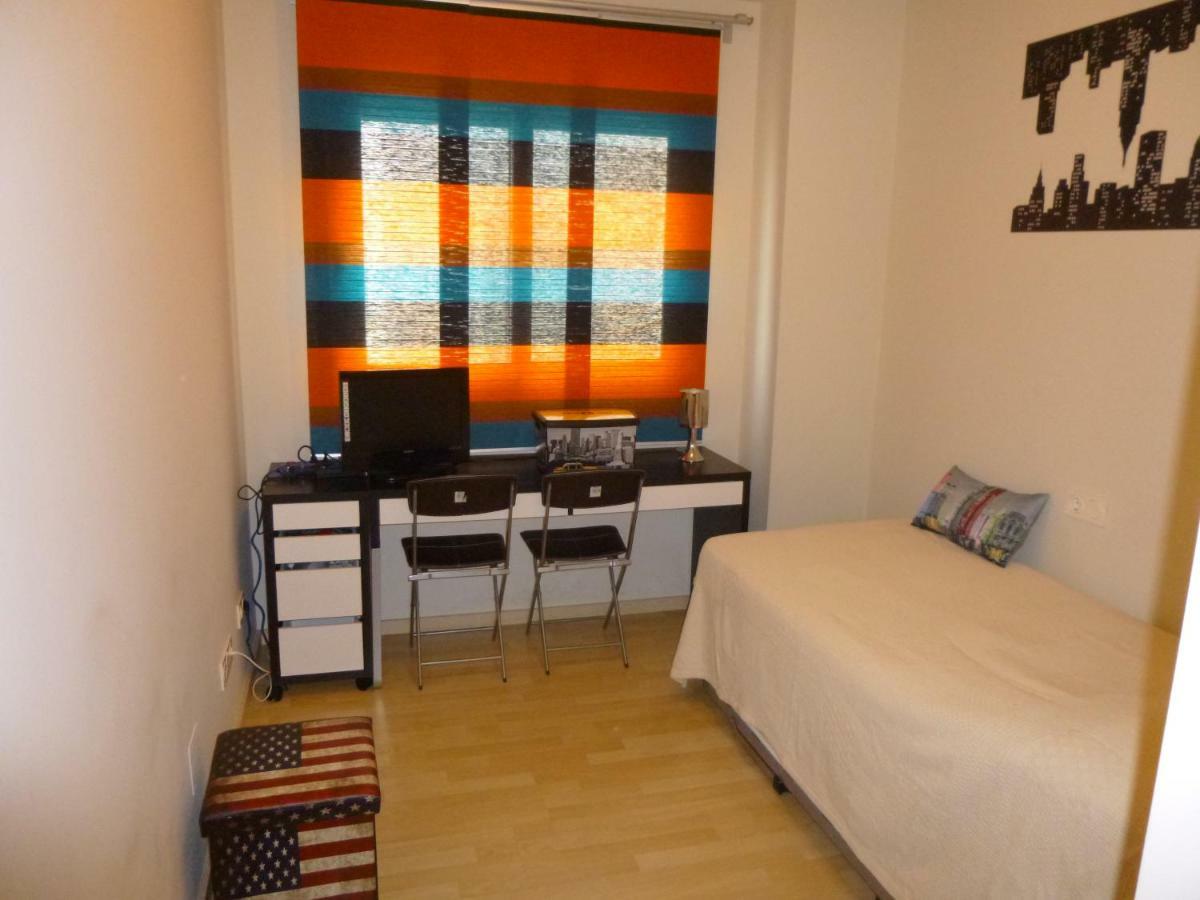 On The Beach! Frente Al Paseo Maritimo, Parking Y Piscina Malaga Luaran gambar